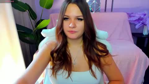 cutiechl0e online show from August 14, 7:01 am