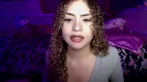 cutiekaylee online show from May 2, 4:28 am
