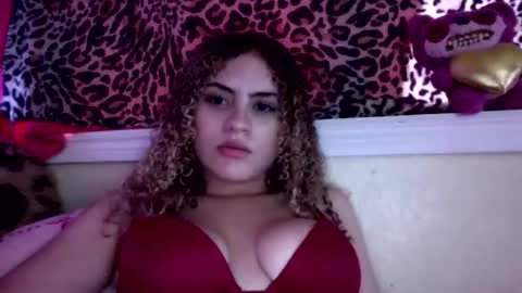cutiekaylee online show from May 7, 2:24 am
