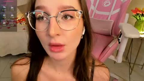 Anika online show from August 11, 3:03 pm