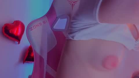 cutiesue online show from August 12, 4:59 am