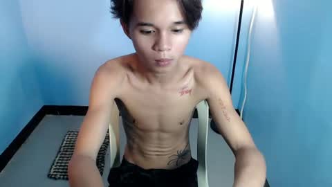 cutiewalter online show from August 18, 1:22 am