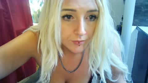 cutiiekaylss online show from August 4, 8:28 pm