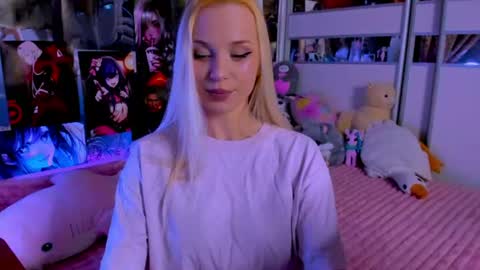 Nora online show from July 14, 8:20 pm