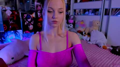 Nora online show from July 20, 9:18 pm