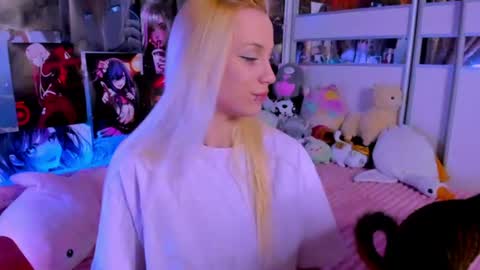 Nora online show from July 28, 9:32 pm