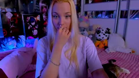 Nora online show from August 10, 8:21 pm