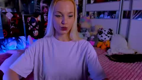 Nora online show from August 10, 11:28 pm