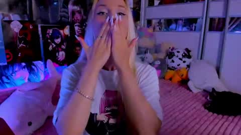 Nora online show from August 12, 8:22 pm