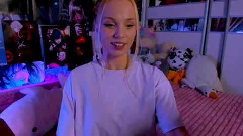 Nora online show from August 14, 9:29 pm