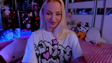 Nora online show from August 15, 8:24 pm