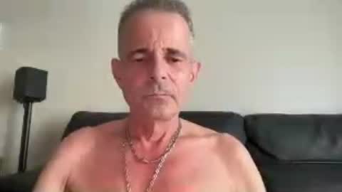 cwaddle online show from August 10, 4:19 pm