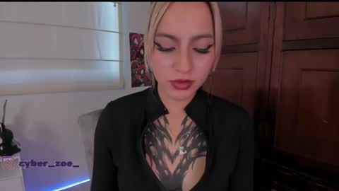  cyber zoe   online show from August 10, 10:44 pm