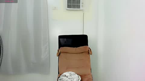 cyra_foxx online show from August 9, 11:33 am