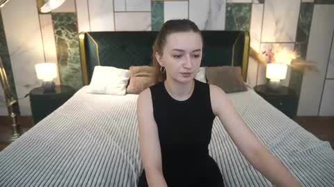 Cyrena online show from August 13, 7:44 am