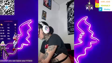 d3m0ny0_0 online show from April 15, 4:52 am