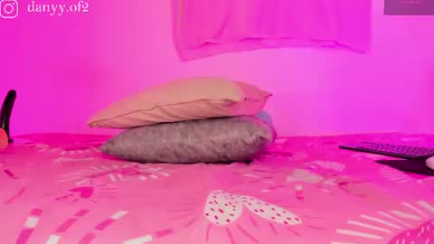 daani_hott online show from July 31, 1:23 am