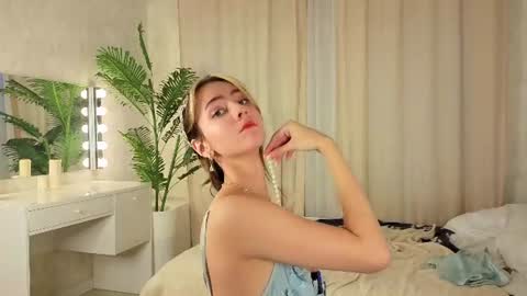 Lia online show from August 13, 4:10 pm
