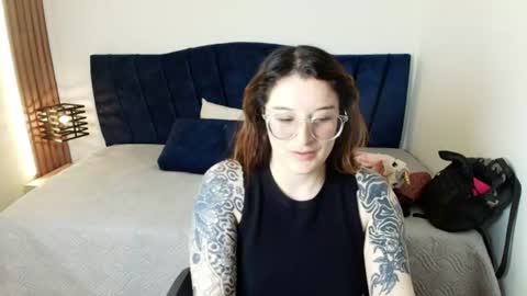 DACOTA FOX online show from August 10, 11:50 pm