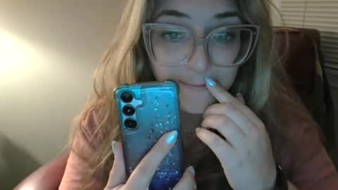 daddies_princesss online show from July 27, 3:12 am