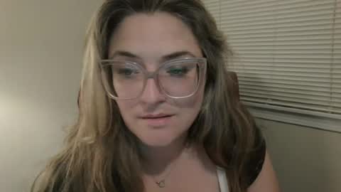 daddies_princesss online show from August 7, 4:12 am
