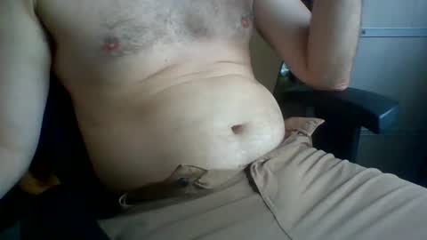 daddnextdoor online show from August 8, 9:15 pm
