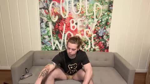 daddydaydrinkz online show from May 3, 4:06 am