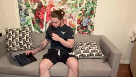 daddydaydrinkz online show from May 17, 4:02 am