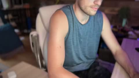 daddydoesit69 online show from August 12, 12:35 am