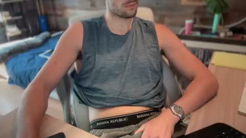 daddydoesit69 online show from August 13, 7:50 pm