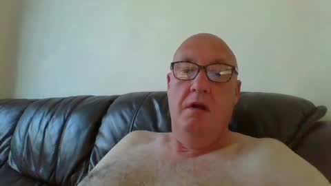 daddyhere4uall8 online show from August 3, 5:47 am
