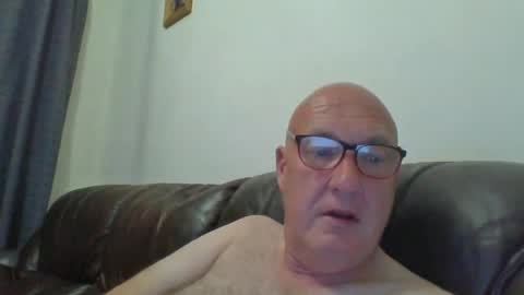 daddyhere4uall8 online show from August 9, 8:10 pm