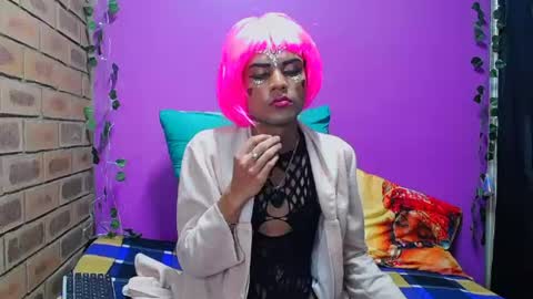 Lola online show from August 14, 10:35 pm