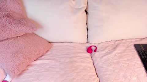 dafne_hillss online show from August 11, 3:58 pm