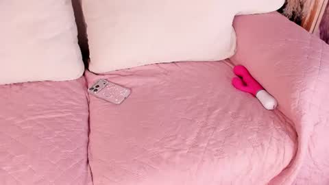 dafne_hillss online show from August 14, 12:31 pm