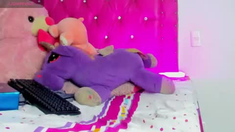 dahiangomezz online show from July 12, 4:19 am