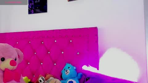 dahiangomezz online show from August 6, 6:51 pm