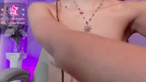 dahlia_grey online show from August 7, 2:06 pm