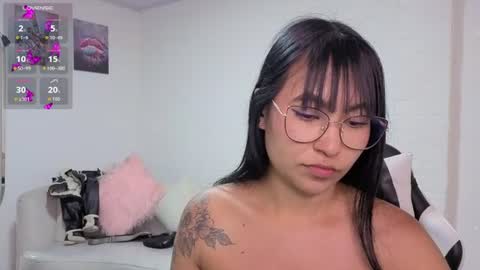 Nicole online show from July 25, 8:02 pm