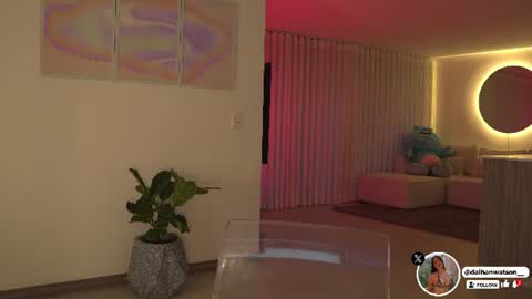 daihanwatson_ online show from August 6, 11:26 pm