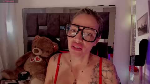  D A I L A  online show from July 30, 10:49 pm