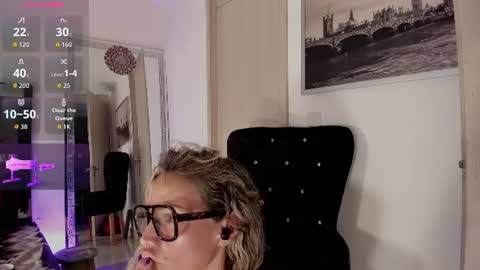  D A I L A  online show from August 7, 10:43 pm