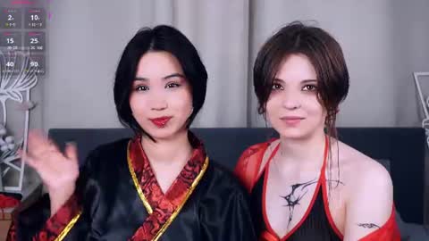 Aoi and Lily best friends online show from August 9, 8:48 am