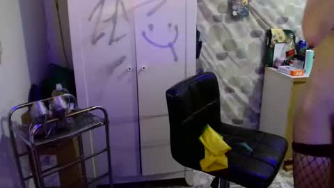 dairax0 online show from April 20, 1:09 pm