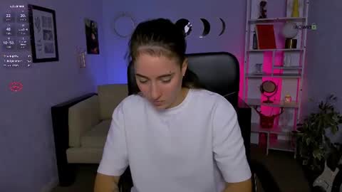 daisy online show from August 9, 12:39 pm