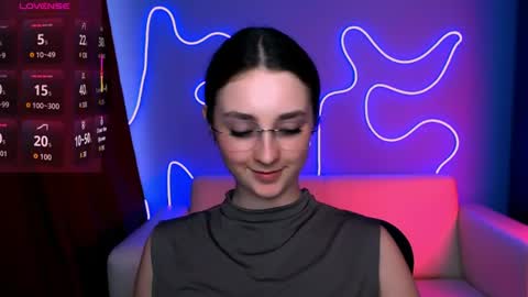 Little Di online show from June 14, 4:09 am