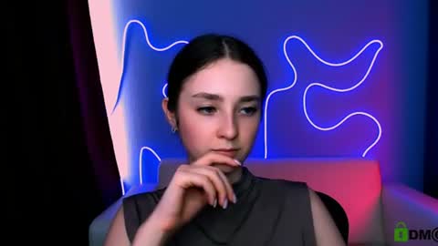 Little Di online show from June 14, 6:21 am