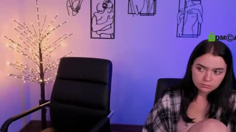 Little Di online show from July 5, 3:09 am
