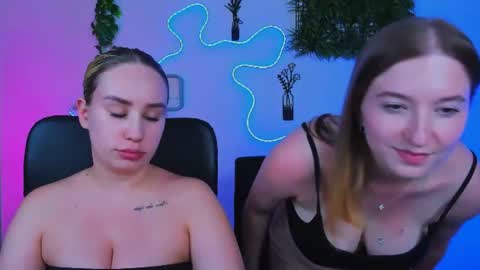 Little Di online show from July 17, 9:37 pm