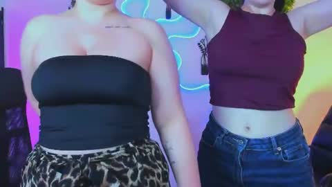 Little Di online show from July 18, 2:01 am